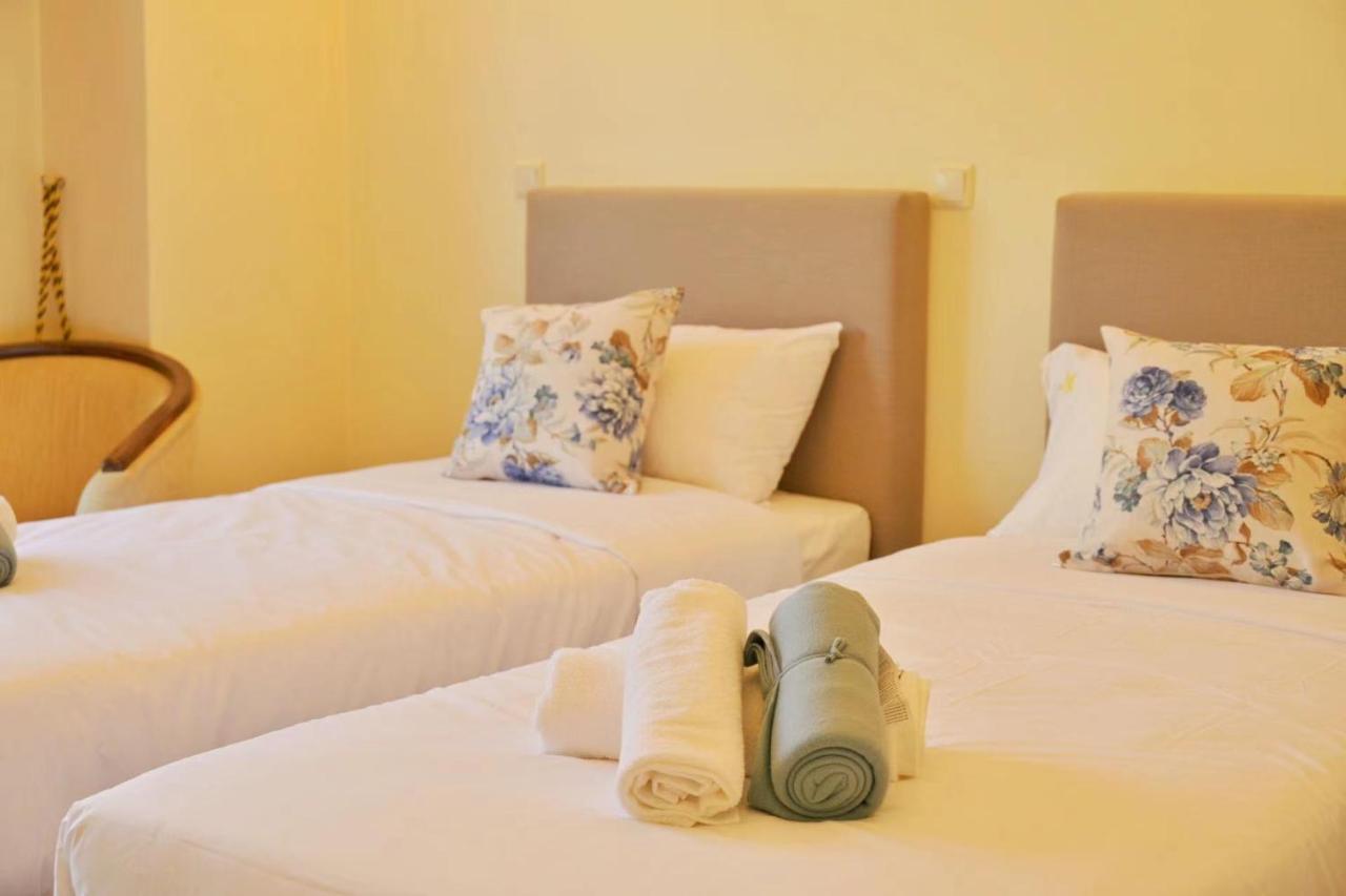 New Times Home & Hotels Near Metro Station Athens Center Bagian luar foto
