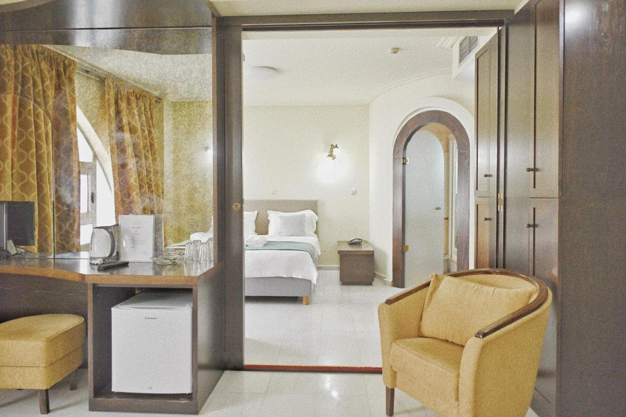 New Times Home & Hotels Near Metro Station Athens Center Bagian luar foto