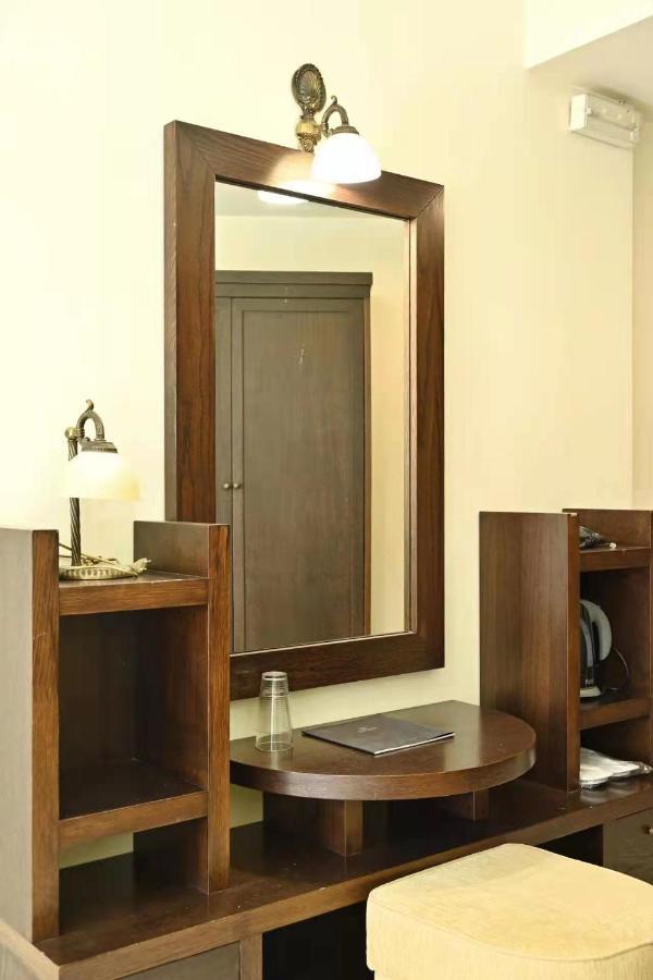 New Times Home & Hotels Near Metro Station Athens Center Bagian luar foto