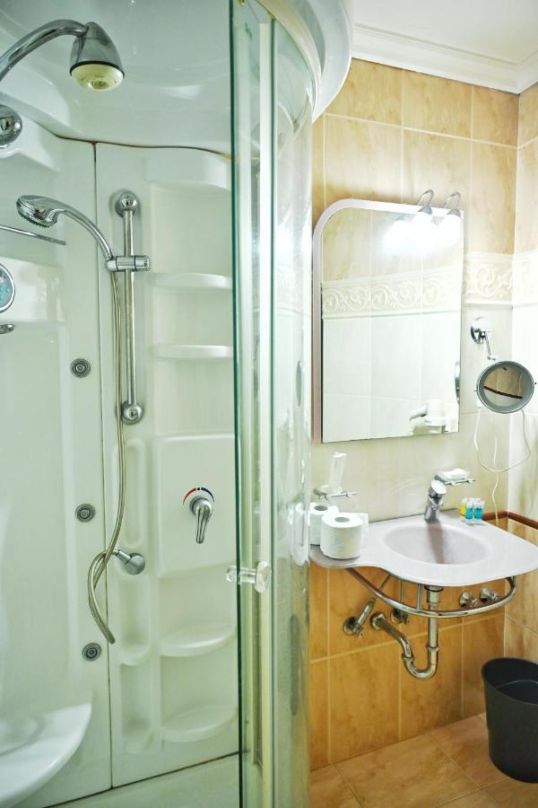 New Times Home & Hotels Near Metro Station Athens Center Bagian luar foto
